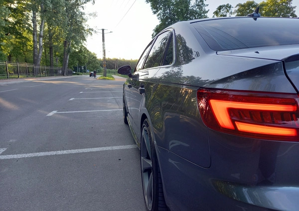 Audi S4 cena 132000 przebieg: 136000, rok produkcji 2018 z Ząbki małe 529